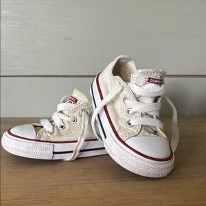 Converse Chuck Taylor All Star Low Tops – Toddler Size 5